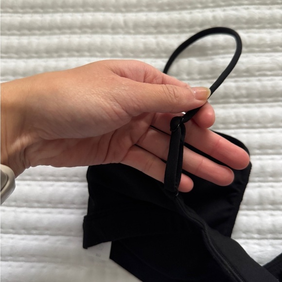 Black Crisscross Sports Bra XS - Picture 10 of 10